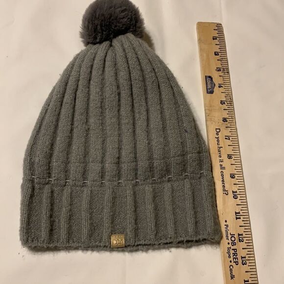 David and Young beanie with faux fur lining - Picture 8 of 8